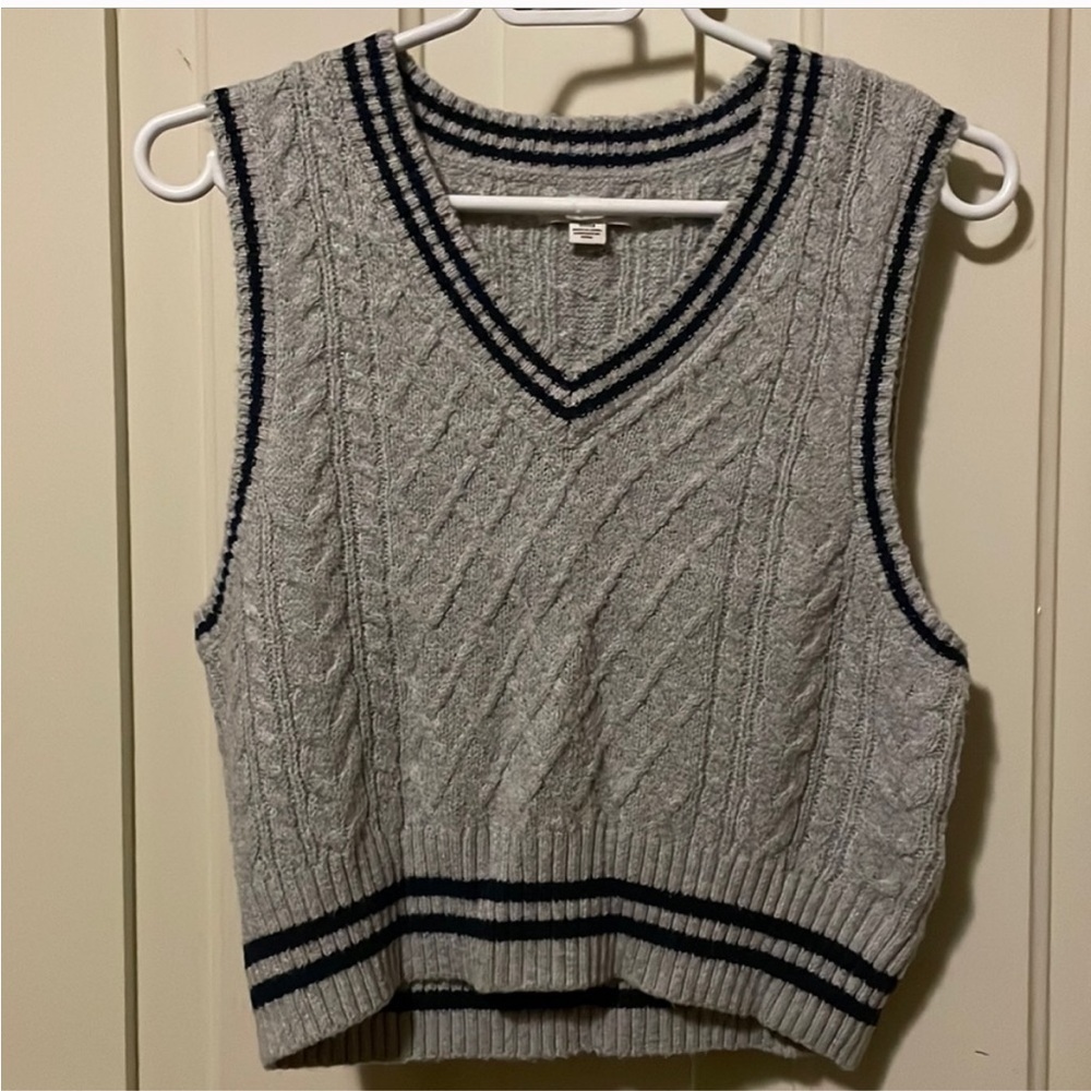 American Eagle Gray Cable Knit Sweater Vest Blue Trim Schoolgirl Preppy Sm - Picture 6 of 8